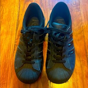 Black Adidas Superstar